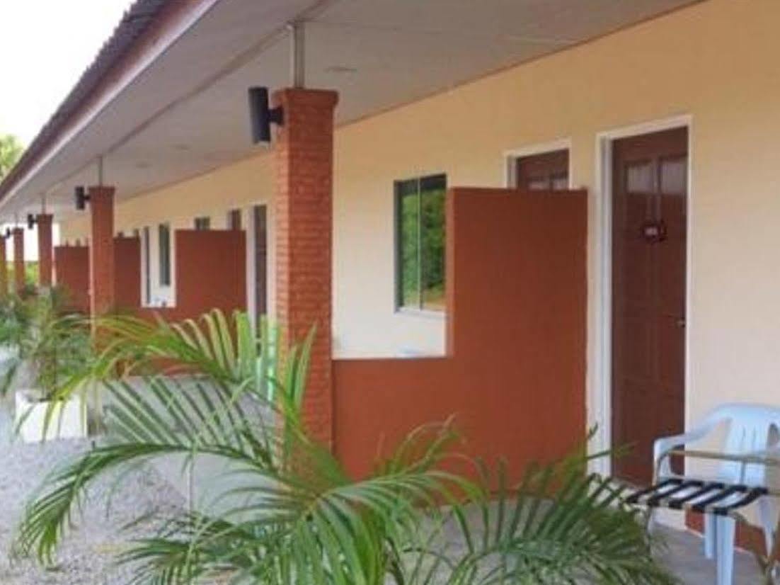 Huda Inn Pantai Cenang  Zewnętrze zdjęcie
